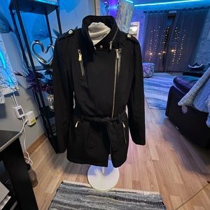 Stunning Michael Kors Asymmetrical Gold Zip Trench Coat. **FITS UP TO A MED**!